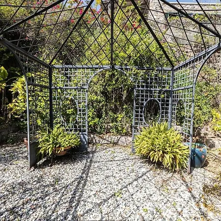 Essiz, Verandali Rustik Tas Ev * Bodrum