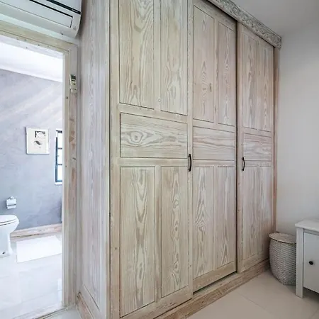 Essiz, Verandali Rustik Tas Ev Bodrum