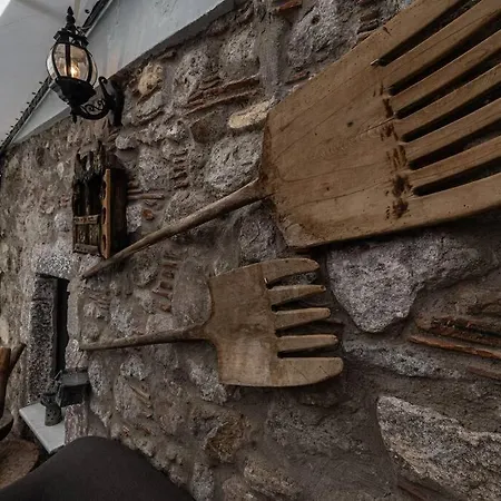 بيت للعطل Essiz, Verandali Rustik Tas Ev