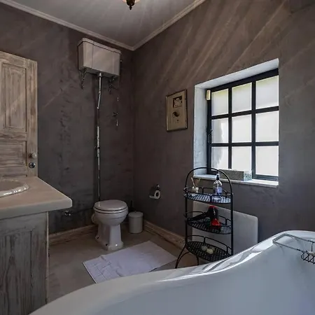 بيت للعطل Essiz, Verandali Rustik Tas Ev