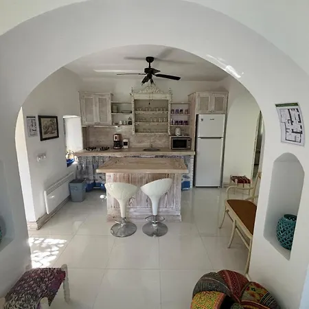 بيت للعطل Essiz, Verandali Rustik Tas Ev